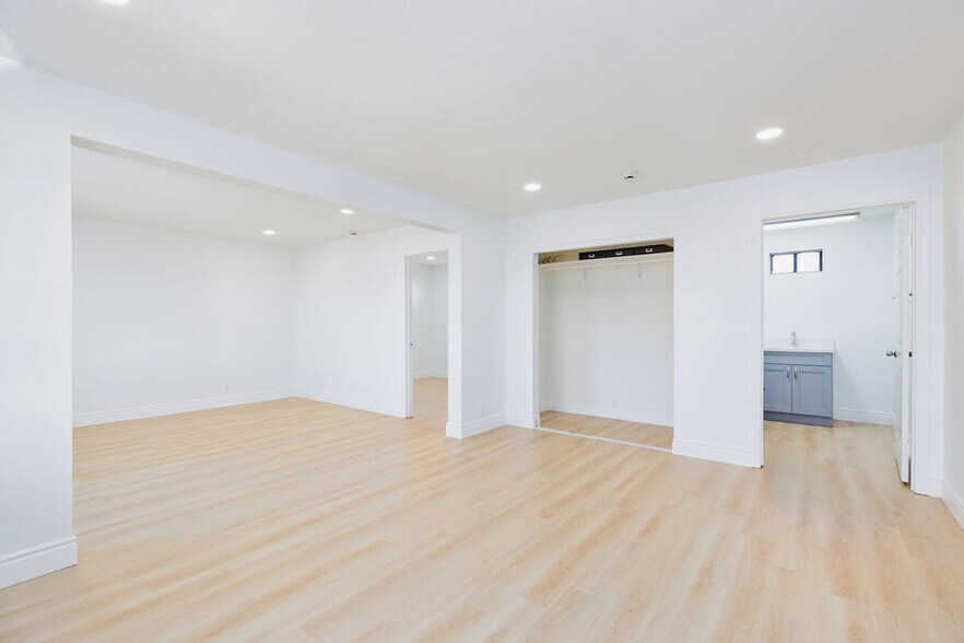 More Photos Of 4780 W Mission Blvd, Montclair Office Residential For Lease