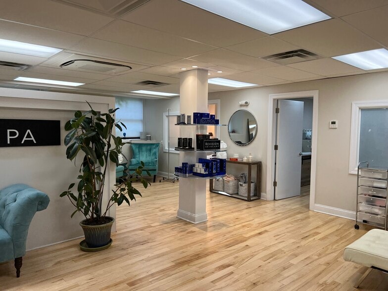 More Photos Of 71 E Palisade Ave, Englewood Office For Lease