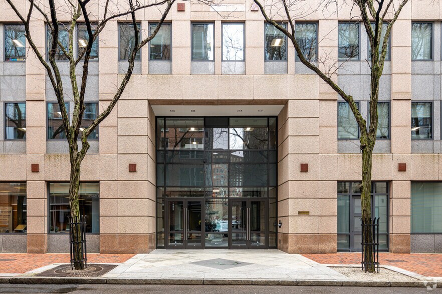 More Photos Of 20 Custom House St, Boston Office For Lease