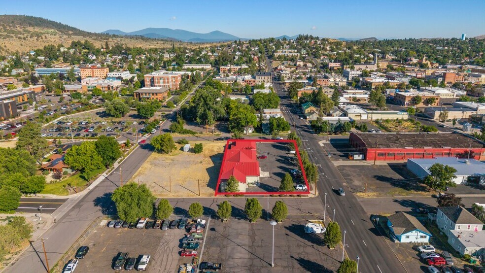 More Photos Of 422 S 5th St, Klamath Falls Office For Sale