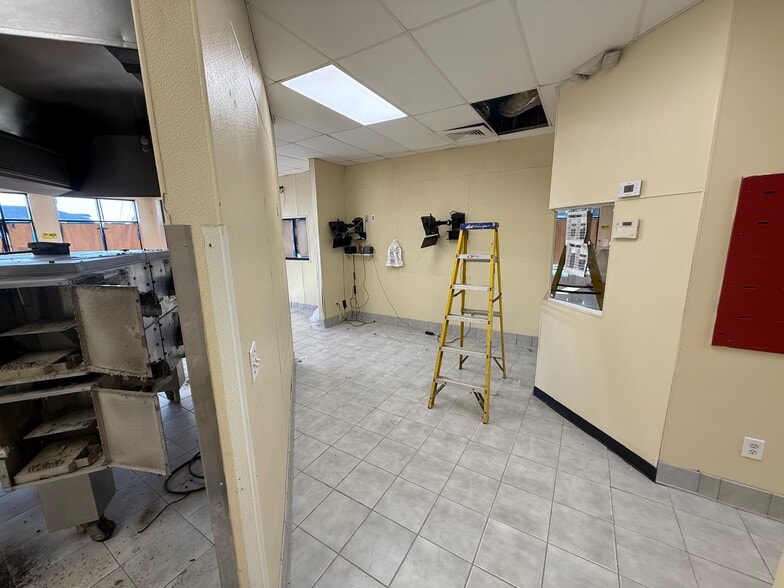 More Photos Of 209 S Cocoa Blvd, Cocoa Fast Food For Lease