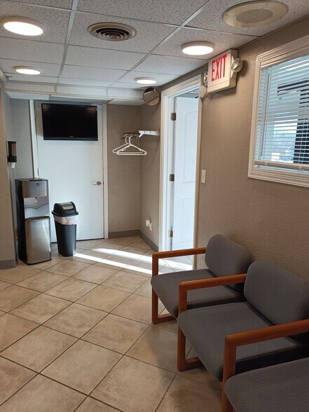 More Photos Of 4921 E State St, Rockford Office For Sale
