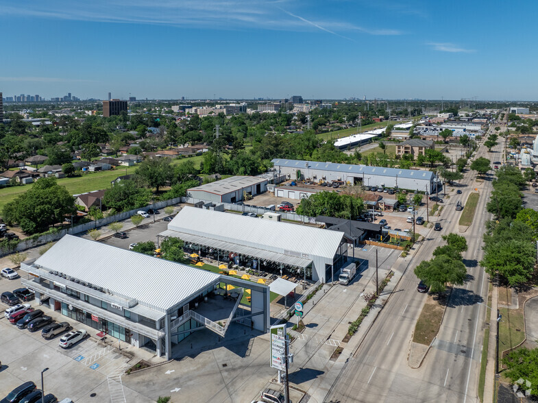 More Photos Of 1225 W 34th St, Houston Unknown For Lease