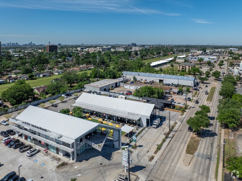 More Photos Of 1225 W 34th St, Houston Unknown For Lease