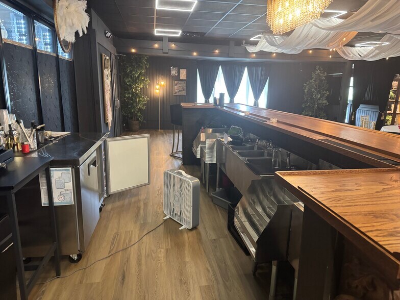 More Photos Of 32400 Geneva Rd, Salem General Retail For Sale