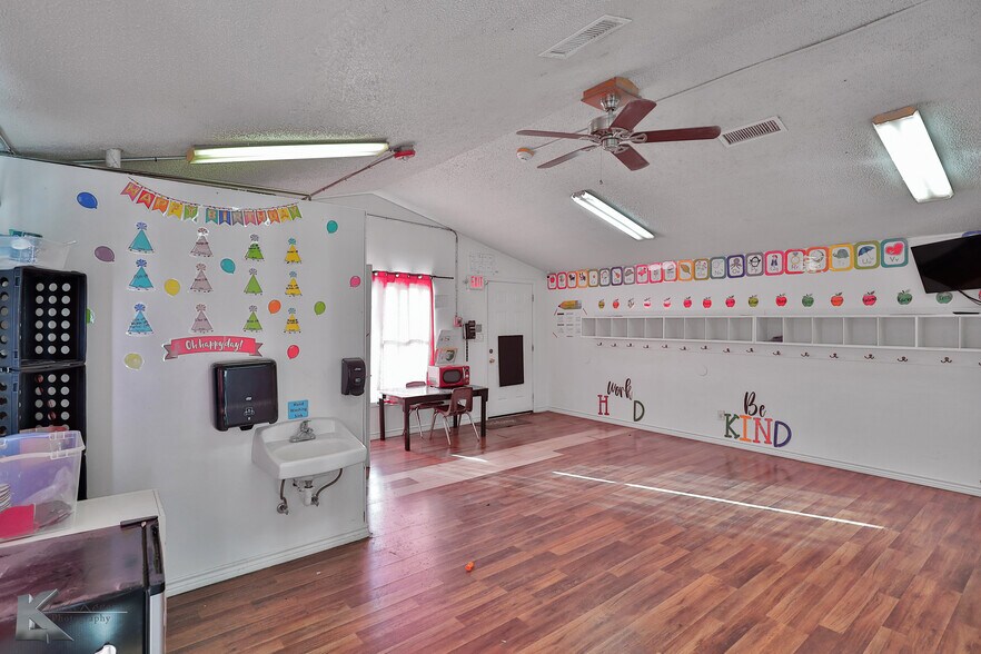 More Photos Of 6000 Buffalo Gap Rd, Abilene Daycare Center For Sale