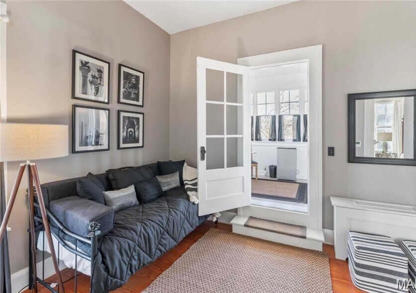 More Photos Of 876 W State St, Jacksonville Hospitality For Sale