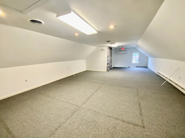 More Photos Of 202 Main St, Hellertown Office For Lease