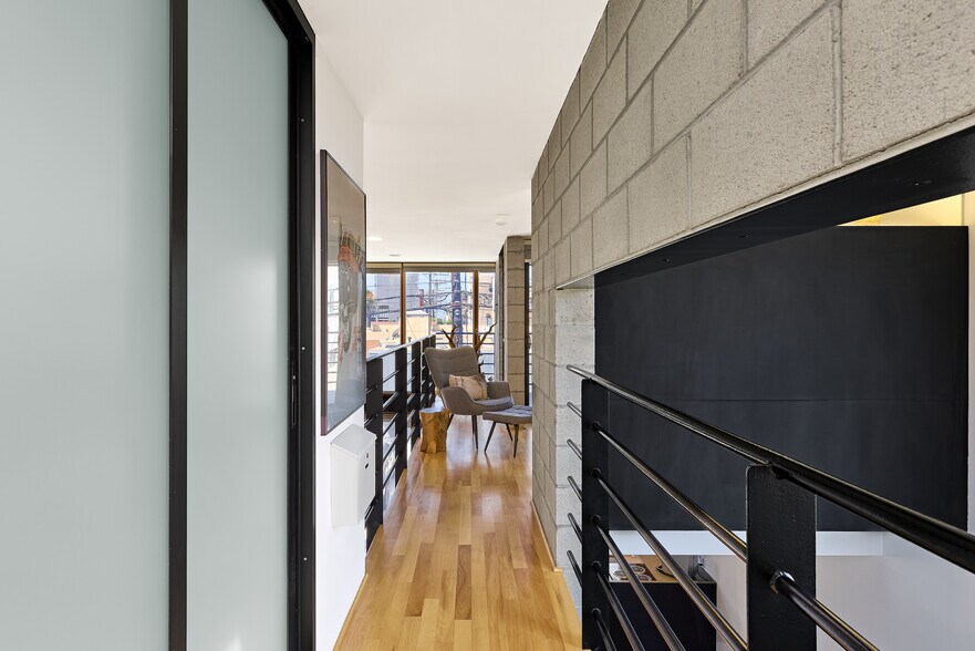 More Photos Of 1313 Innes Pl, Venice Apartments For Sale