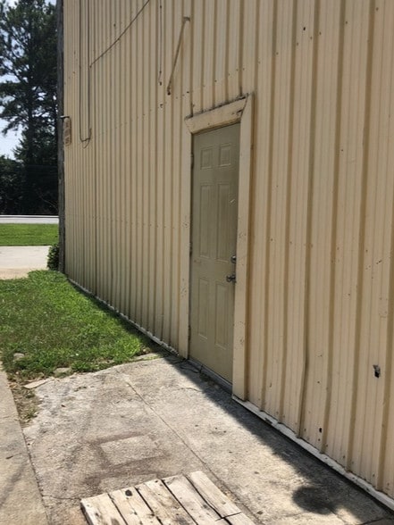 More Photos Of 2054 Rex Rd, Morrow Flex For Sale