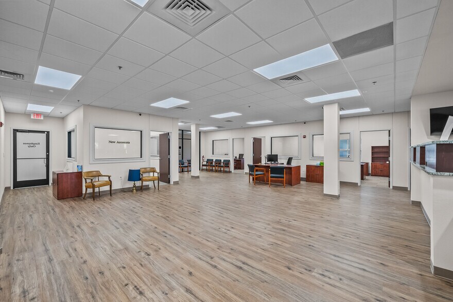More Photos Of 7202 Slide Rd, Lubbock Medical For Lease