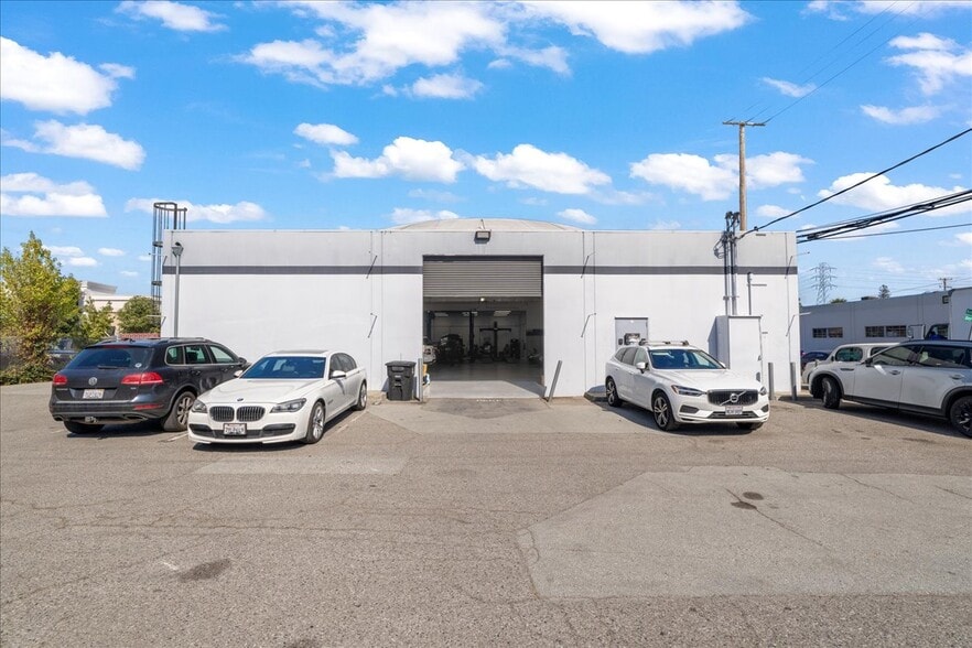 More Photos Of 1380 Industrial Rd, San Carlos Service For Sale