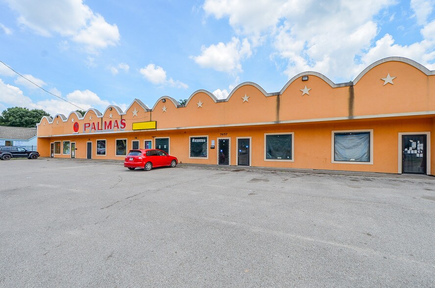 More Photos Of 7645-7661 Park Place Blvd, Houston Restaurant For Sale