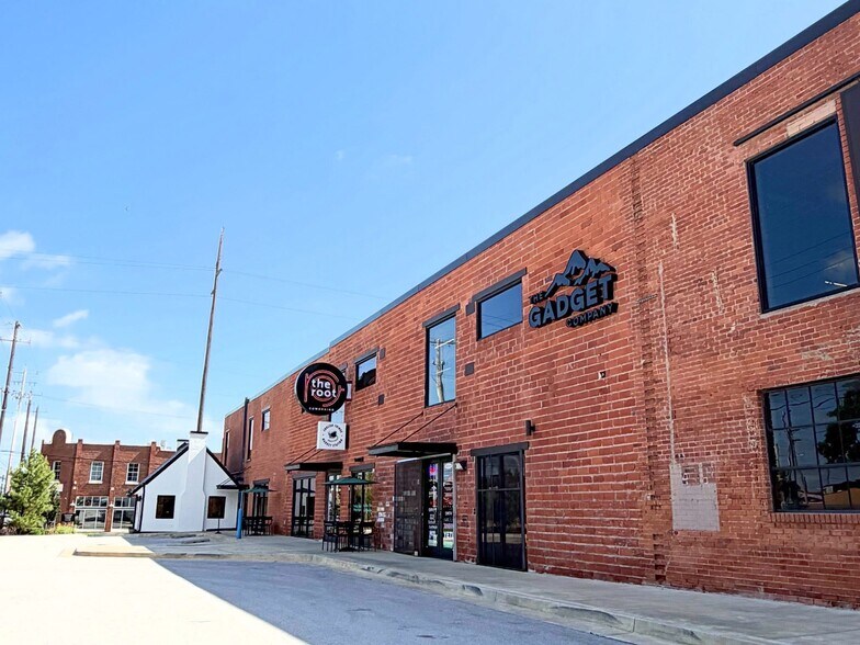 Primary Photo Of 1207 S Lewis Ave, Tulsa Warehouse For Lease