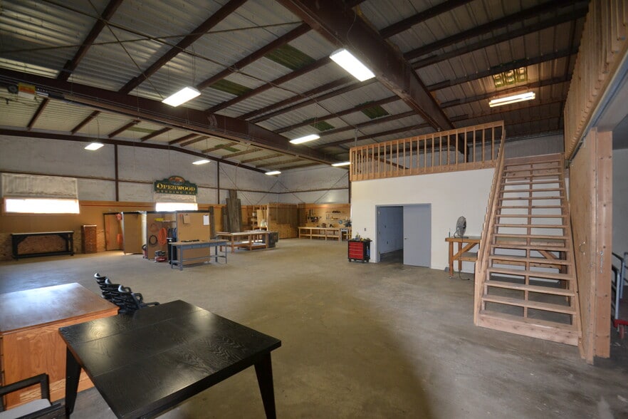 More Photos Of 6915 Raywood Rd, Monona Warehouse For Sale
