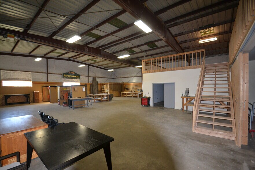 More Photos Of 6915 Raywood Rd, Monona Warehouse For Sale