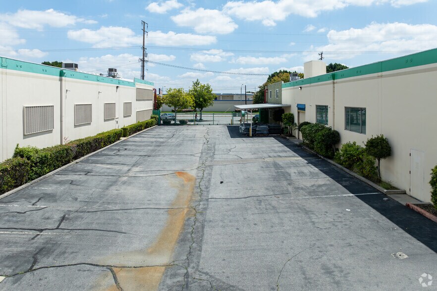 More Photos Of 5623 N Peck Rd, Arcadia Warehouse For Sale
