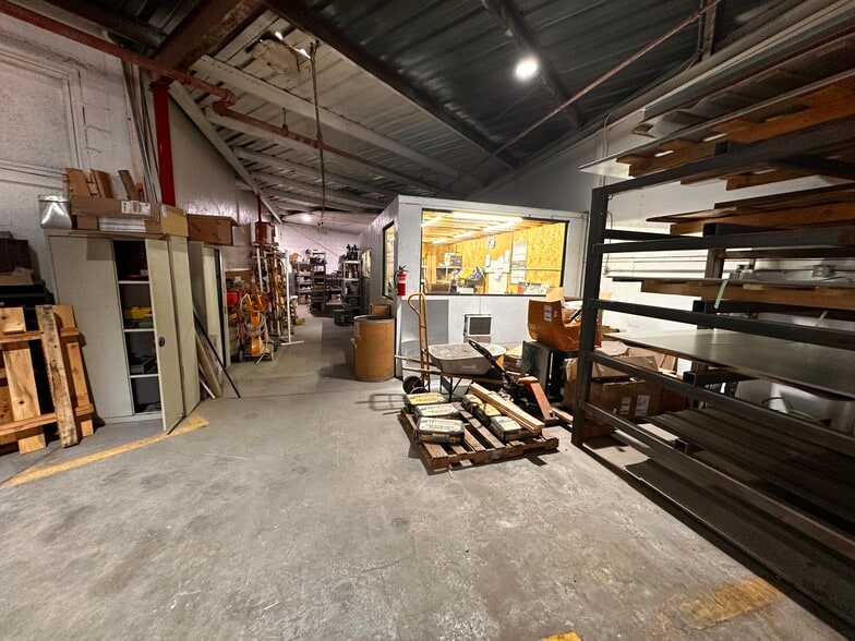 More Photos Of 1525 Magoffin Ave, El Paso Warehouse For Sale