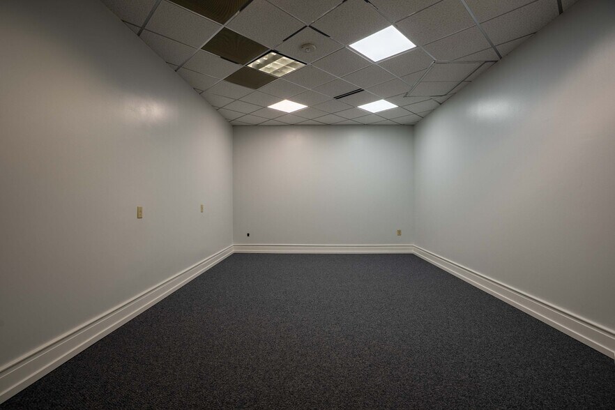 More Photos Of 8160 Regent Pky, Fort Mill Flex For Lease