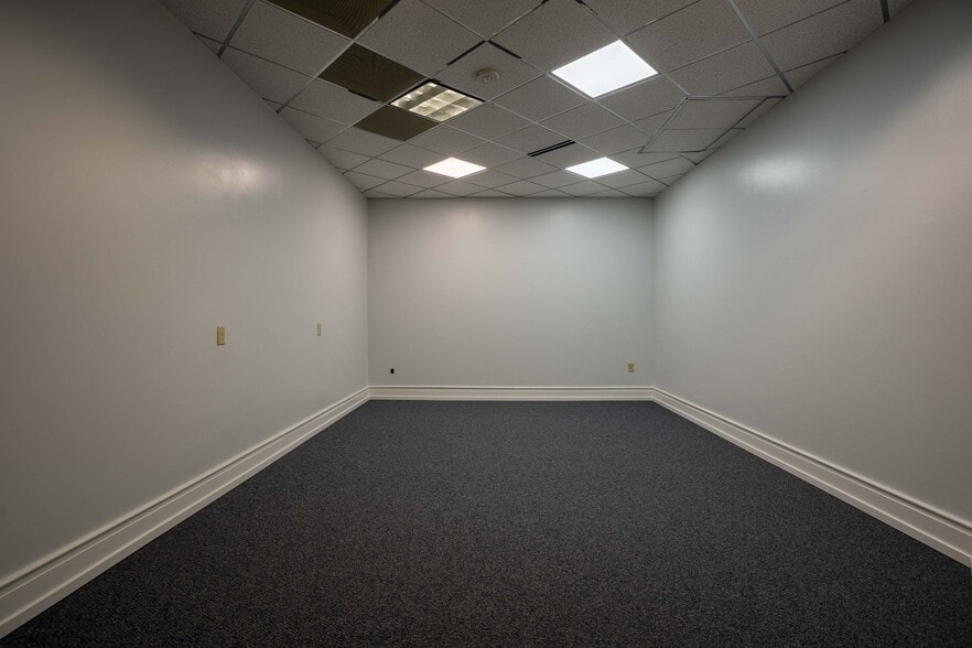 More Photos Of 8160 Regent Pky, Fort Mill Flex For Lease