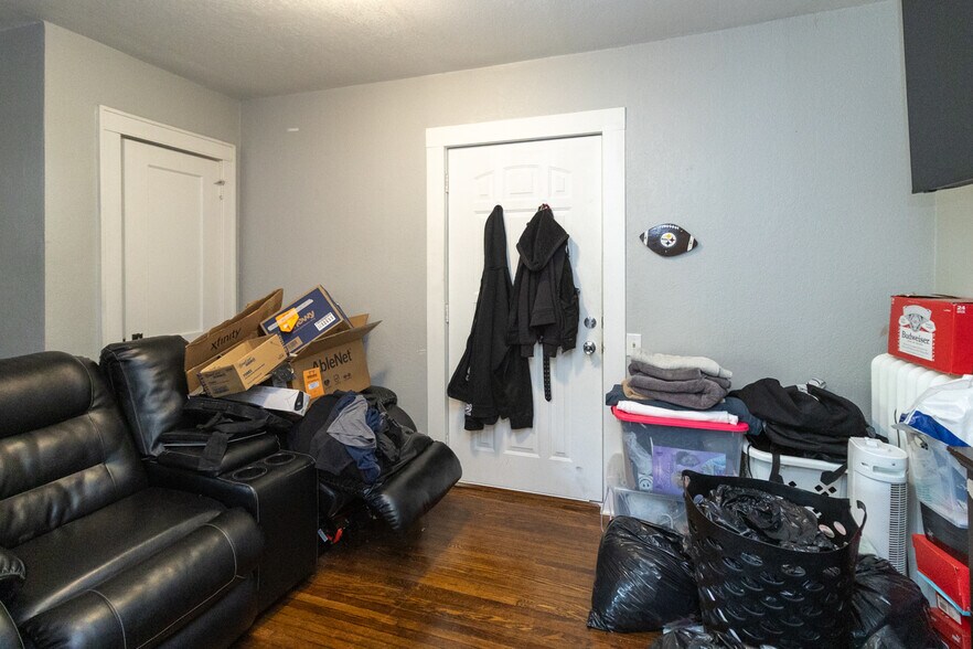 More Photos Of 1321 Payne Ave, Saint Paul Storefront Retail Residential For Sale