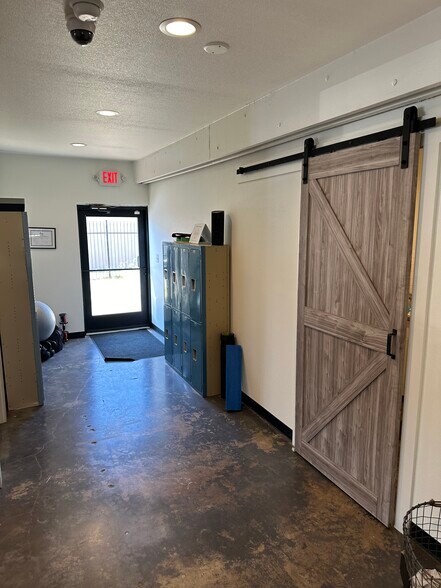 More Photos Of 2104 N Austin Ave, Georgetown Office For Sale