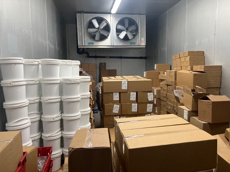 More Photos Of 4731 Bellevue St, Detroit Warehouse For Lease