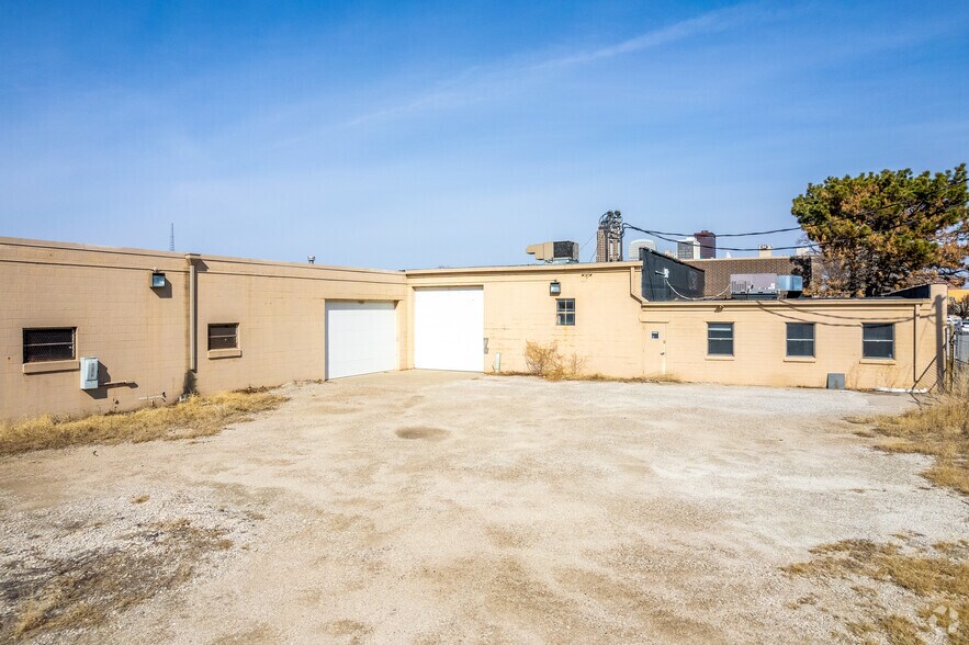 More Photos Of 520 SW 5th St, Des Moines Manufacturing For Lease