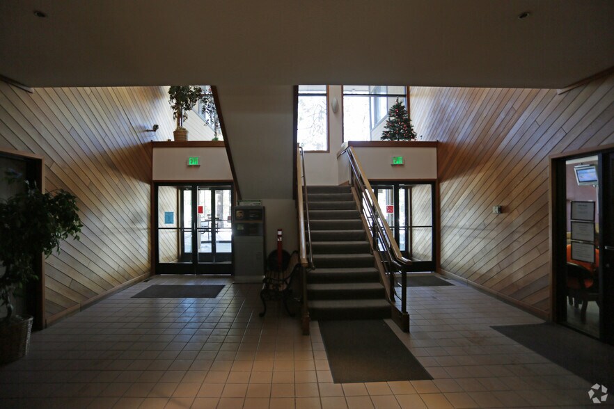More Photos Of 41929-41965 Big Bear Blvd, Big Bear Lake Office For Lease