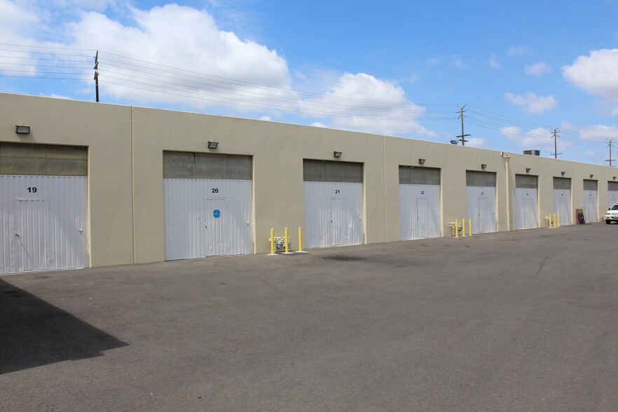 More Photos Of 350 E Orangethorpe Ave, Placentia Warehouse For Lease