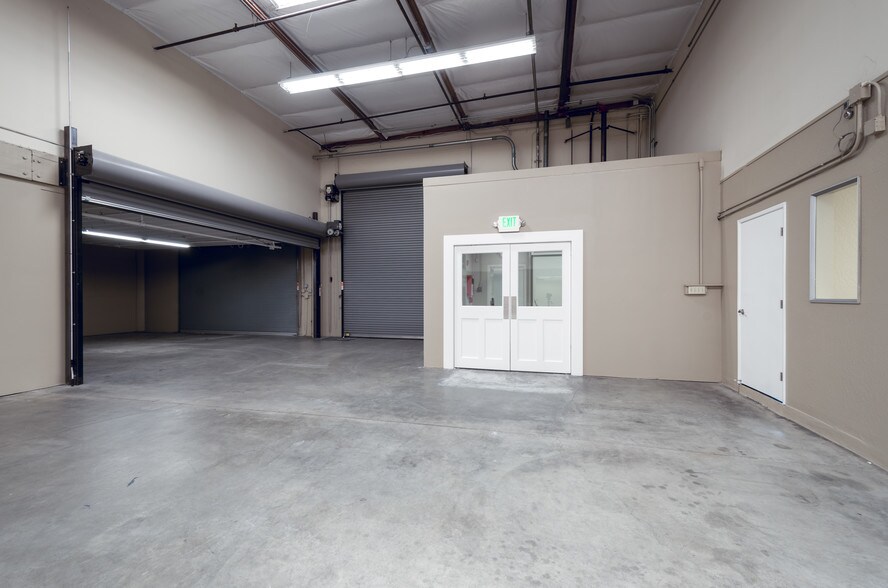 More Photos Of 901 Shasta St, Redwood City Warehouse For Lease