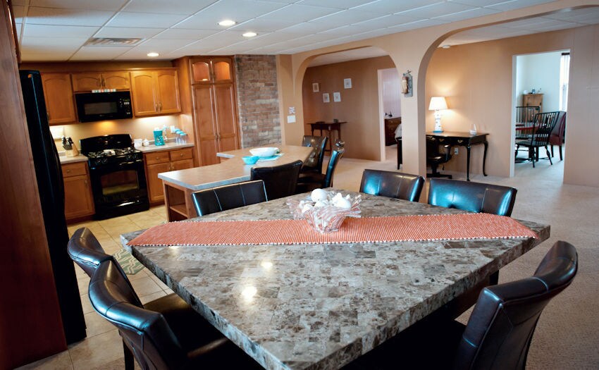 More Photos Of 201 Steele St, Algoma Hotel For Sale