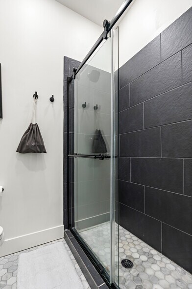 More Photos Of 511 S 10th St, Waco Specialty For Sale