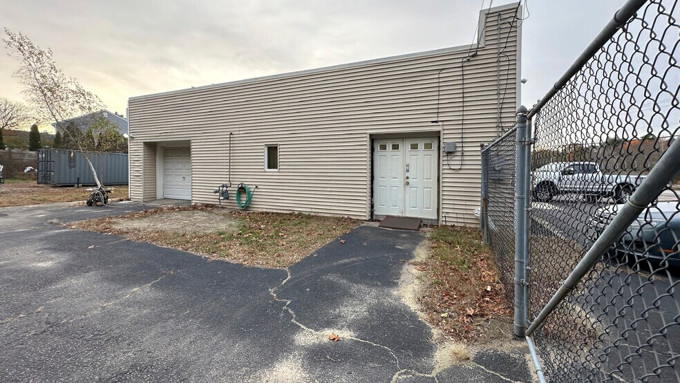 More Photos Of 2741 Cranberry Hwy, Wareham Warehouse For Sale