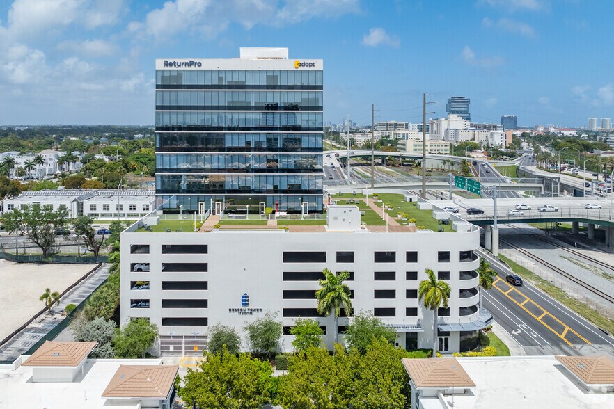More Photos Of 20200 W dixie Hwy, Aventura Medical For Sale