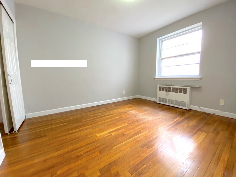 More Photos Of 4115 49th St, Sunnyside Apartments For Sale