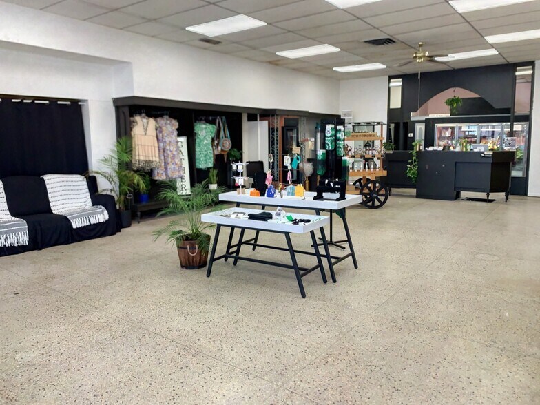 More Photos Of 100 E Sealy Ave, Monahans General Retail For Sale