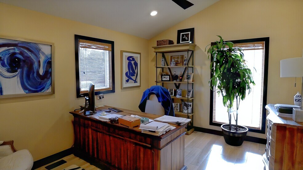 More Photos Of 710 E 64th St, Indianapolis Office For Lease