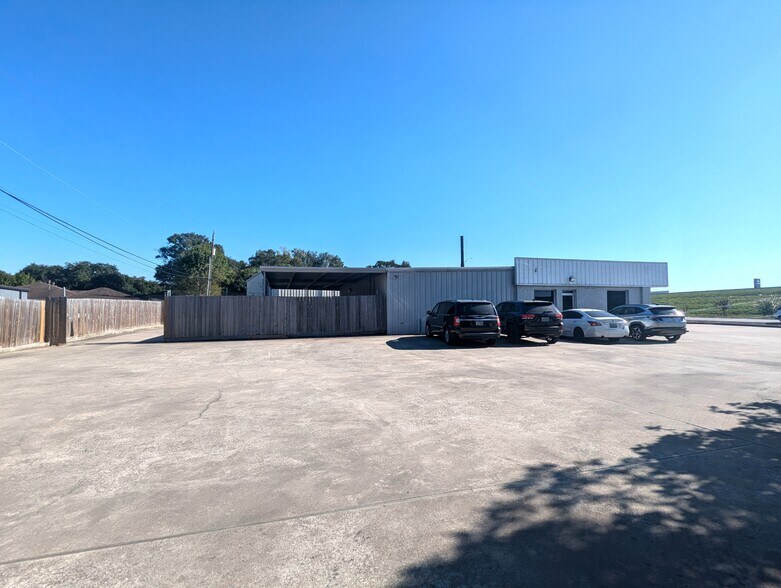 More Photos Of 2348 Highway 69 N, Nederland Office For Sale