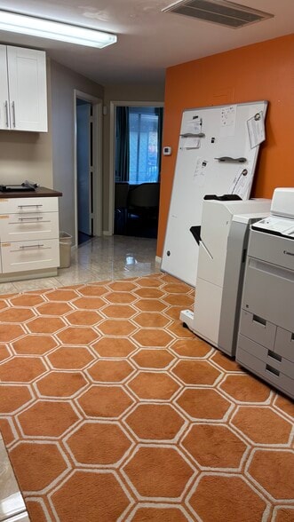 More Photos Of 14343 Torrey Chase Blvd, Houston Office For Sale