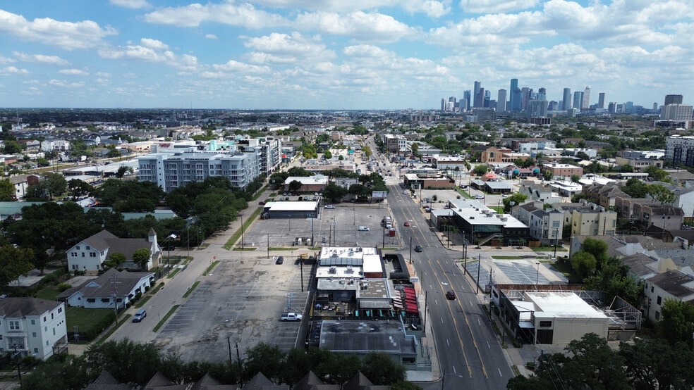More Photos Of 5110 Washington Ave, Houston Storefront For Lease