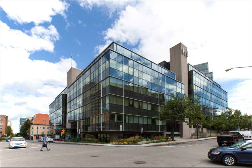 More Photos Of 425-475 Rue Jacques-Parizeau, Québec Office For Lease