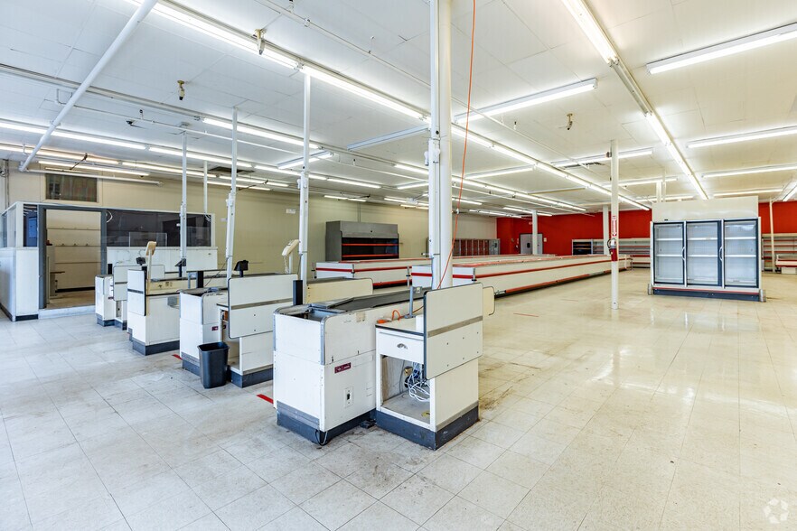 More Photos Of 1933 E Pembroke Ave, Hampton Storefront For Sale