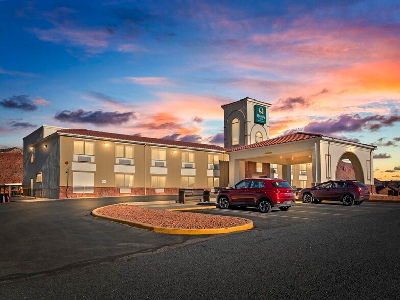 More Photos Of 815 E Hwy 89, Kanab Hotel For Sale