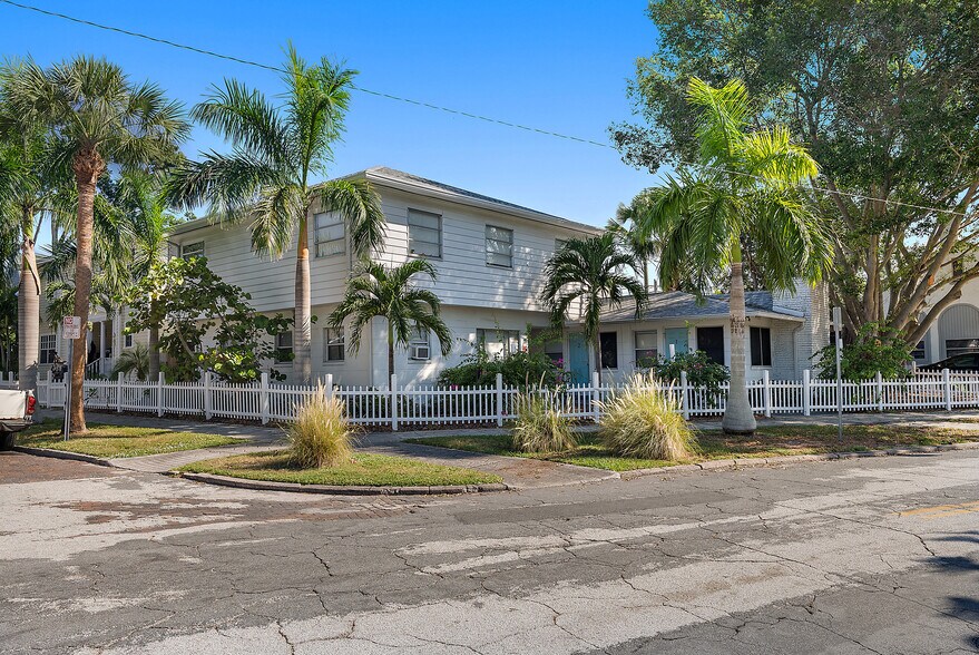 More Photos Of , Saint Petersburg Multifamily For Sale