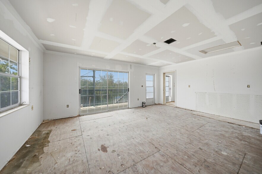 More Photos Of 1261 Beach Rd, Englewood Storefront Retail Residential For Sale