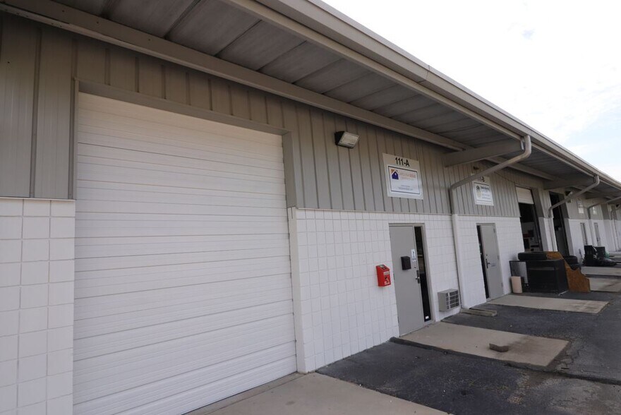 More Photos Of 111 Northway Rd, Columbia Warehouse For Lease