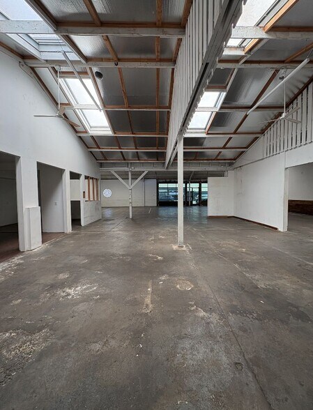 More Photos Of 1630 Superior Ave, Costa Mesa Warehouse For Lease