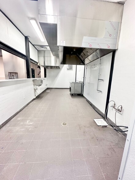 More Photos Of 349 Johnson St, Hollywood Freestanding For Lease