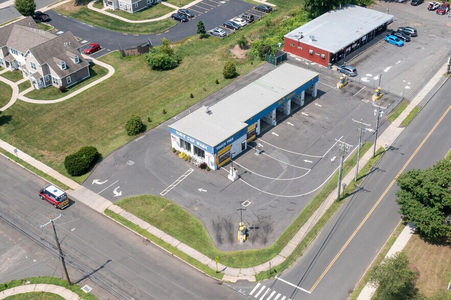More Photos Of 2360 Corbin Ave, New Britain Carwash For Sale
